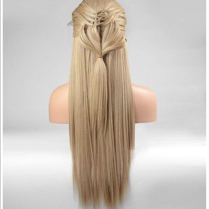 Blonde lace front / straight wig (synthetic)